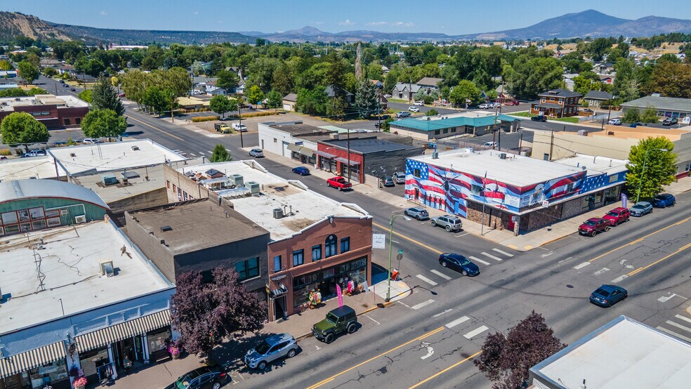 More Photos Of 395 N Main St, Prineville Storefront Retail Residential For Sale