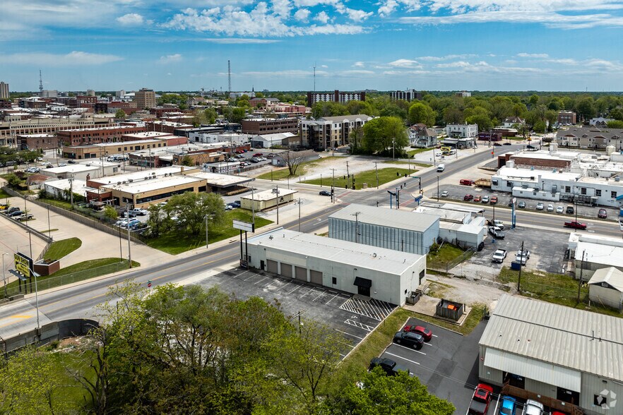 More Photos Of 215 N Grant Ave, Springfield Light Distribution For Lease