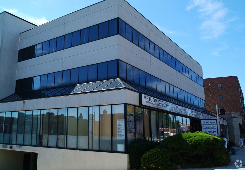More Photos Of 596 Anderson Ave, Cliffside Park Office For Lease