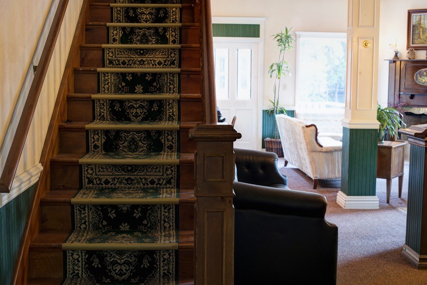 More Photos Of 800 Arrowhead Villa Rd, Lake Arrowhead Lodge Meeting Hall For Sale