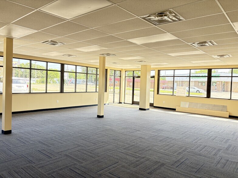 More Photos Of 2929 Cleveland Ave S, Canton Restaurant For Lease