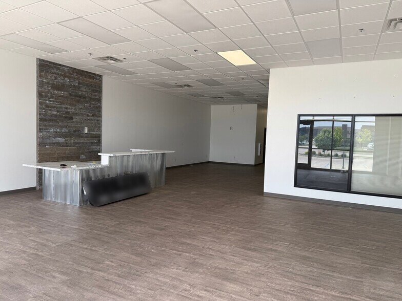 More Photos Of 816 24th Ave, West Fargo General Retail For Lease