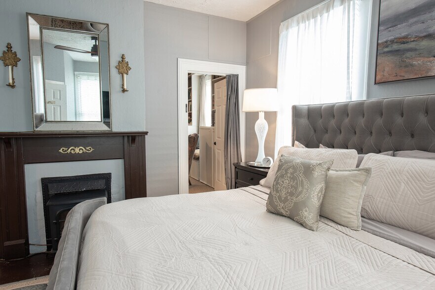 More Photos Of 477 W First St, Blue Ridge Hospitality For Sale