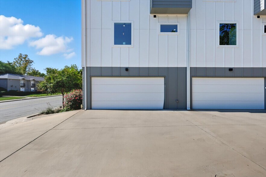 More Photos Of 5647 Live Oak, Dallas Apartments For Sale