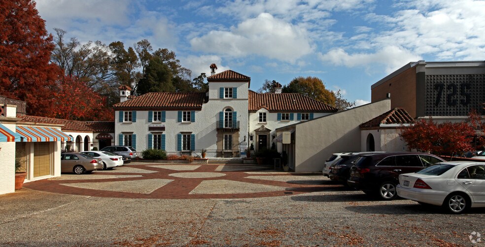 More Photos Of 715 Providence Rd, Charlotte Unknown For Lease