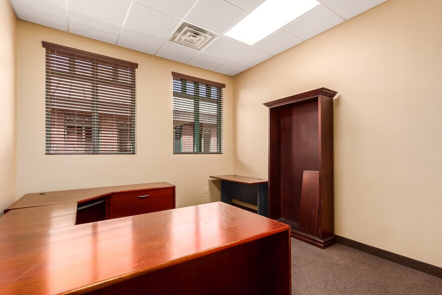 More Photos Of 2812 N Norwalk Rd, Mesa Office For Sale