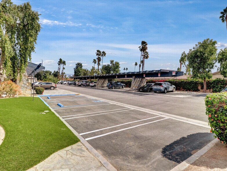 More Photos Of 40004 Cook St, Palm Desert Medical For Lease