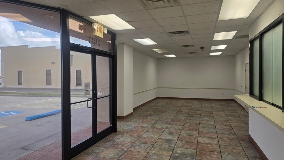 More Photos Of 3180 Central Mall Dr, Port Arthur Medical For Sale