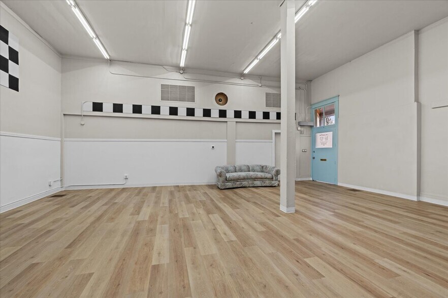 More Photos Of 2038 Pacific Ave, Forest Grove Storefront Retail Office For Sale