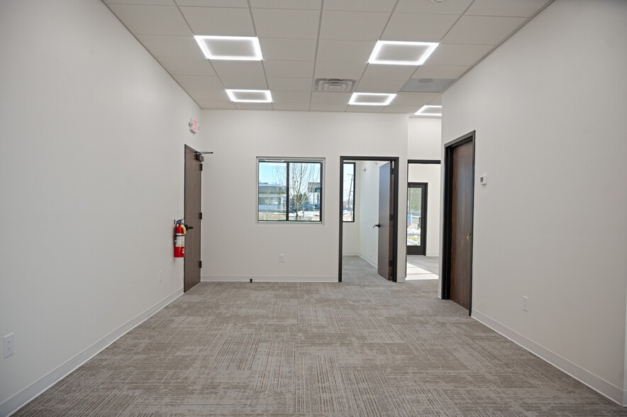 More Photos Of 2100 W County Line Rd, Jackson Office For Lease
