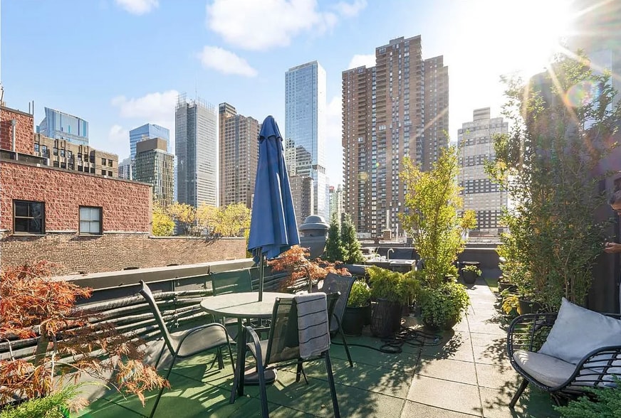 More Photos Of 414 W 45th St, New York Apartments For Sale