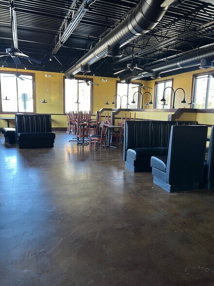 More Photos Of 2080 Lower Roswell Rd, Marietta Restaurant For Lease