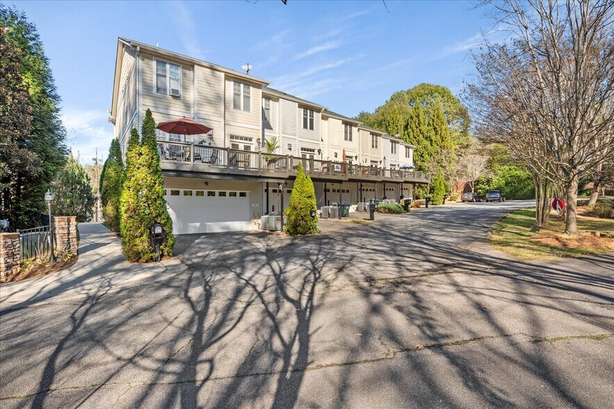 More Photos Of 110-160 Garrison Walk, Roswell Apartments For Sale