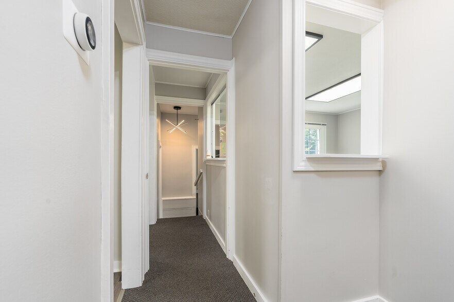 More Photos Of 1607 Chester Blvd, Richmond Office For Sale