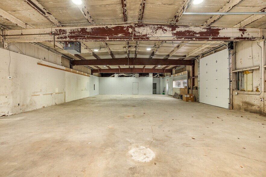 More Photos Of 160 Glaser St, Fairborn Flex For Sale