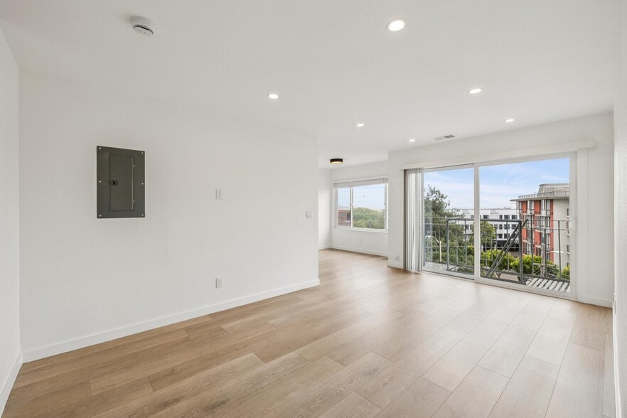 More Photos Of 1321 Columbus Ave, San Francisco Apartments For Sale