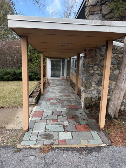 More Photos Of 995 State St, Albany Office For Sale