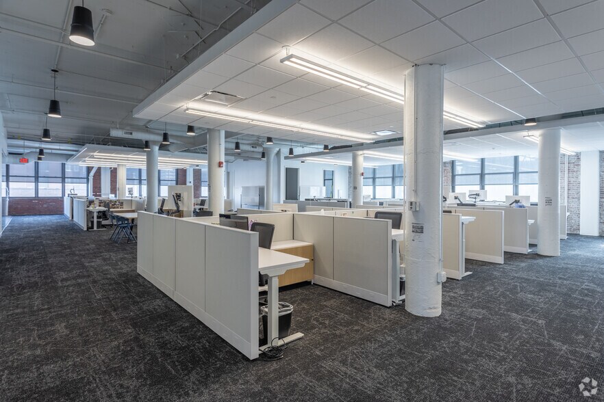 More Photos Of 1138 W 9th St, Cleveland Office For Sale