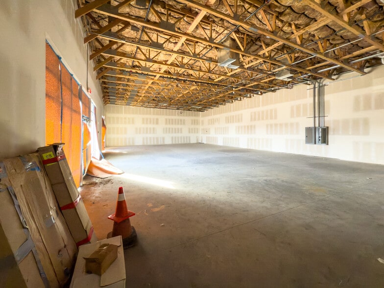 More Photos Of 16138-16164 S Highland Ave, Fontana General Retail For Lease