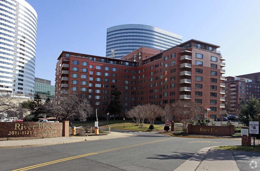 More Photos Of 1011-1121 Arlington Blvd, Arlington Apartments For Lease