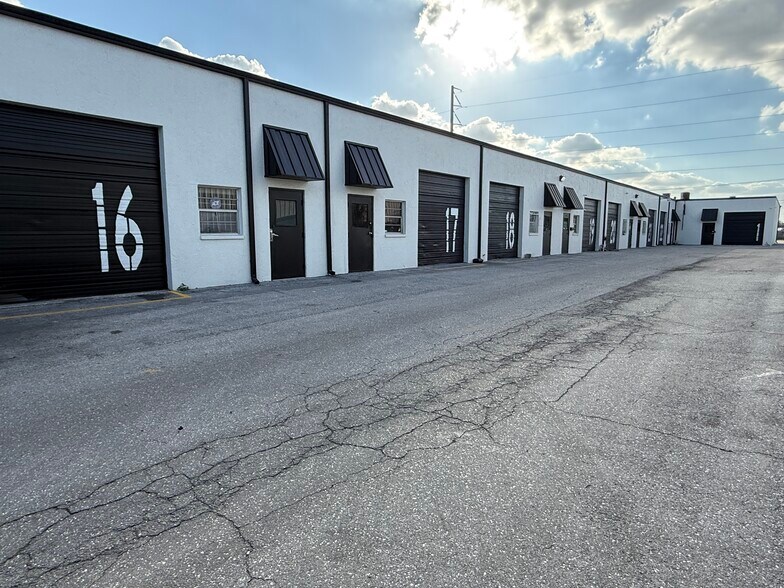 Primary Photo Of 2020 S Combee Rd, Lakeland Warehouse For Lease