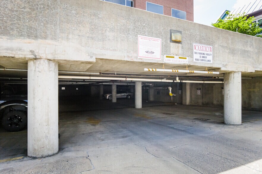 More Photos Of 17 W Jefferson St, Rockville Office For Lease