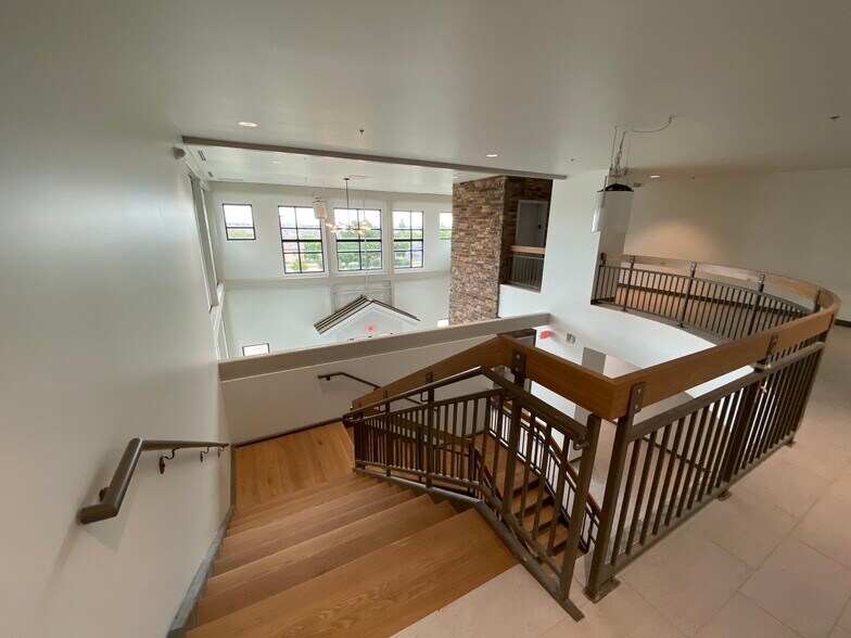 More Photos Of 8750 W 20th St, Greeley Flex For Lease