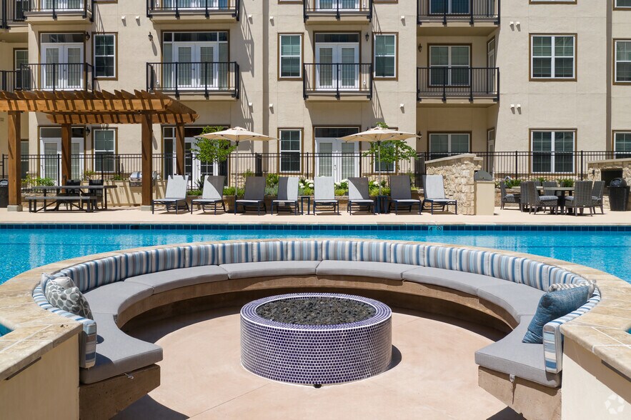 More Photos Of 6201 Johnson Dr, Mission Apartments For Lease