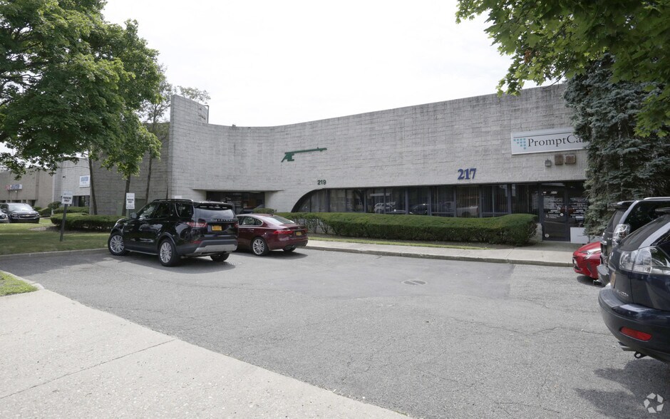 More Photos Of 217-225 Central Ave, Farmingdale Warehouse For Lease