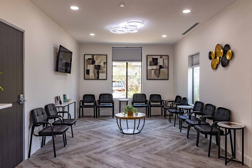 More Photos Of 27511 W IH-10, Boerne Medical For Lease