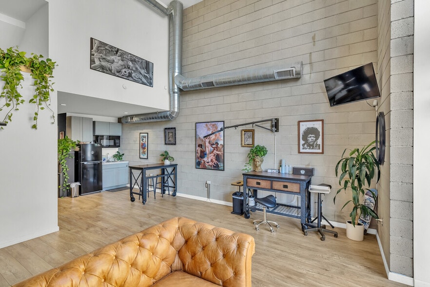 More Photos Of 2487 Kettner Blvd, San Diego Office For Sale