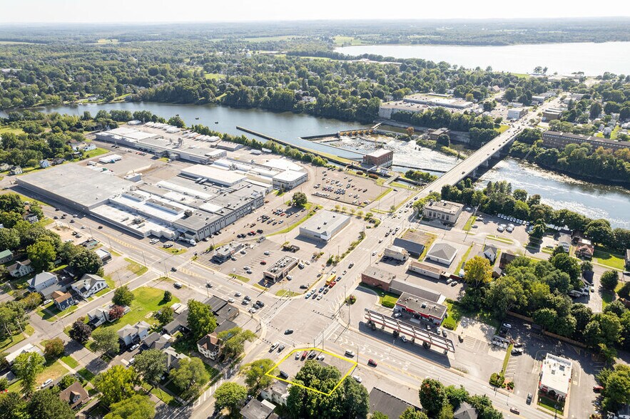 More Photos Of 203 E Broadway, Fulton Storefront Retail Office For Sale