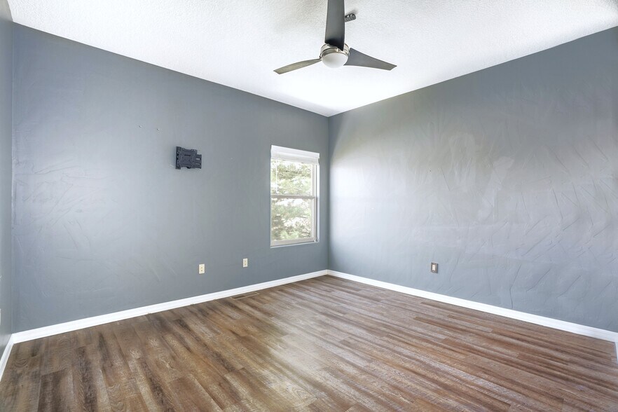 More Photos Of 4316 Beresford Ln Nw, Albuquerque Flex For Sale