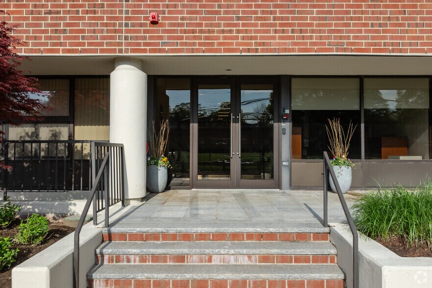 More Photos Of 20 Pickering St, Needham Office For Lease