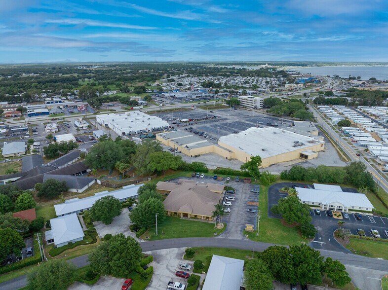Primary Photo Of 3107 Medical Way, Sebring Office For Lease