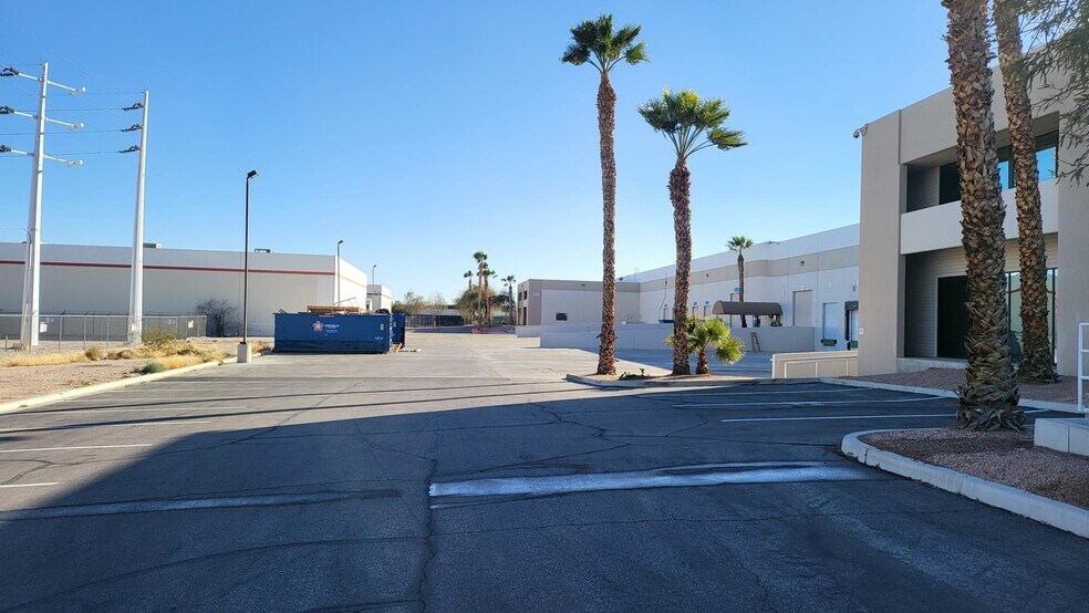 More Photos Of 3325-3326 W Oquendo Rd, Las Vegas Warehouse For Lease