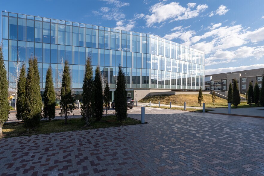 More Photos Of 4201 Rivers Edge Pky, Council Bluffs Office For Lease