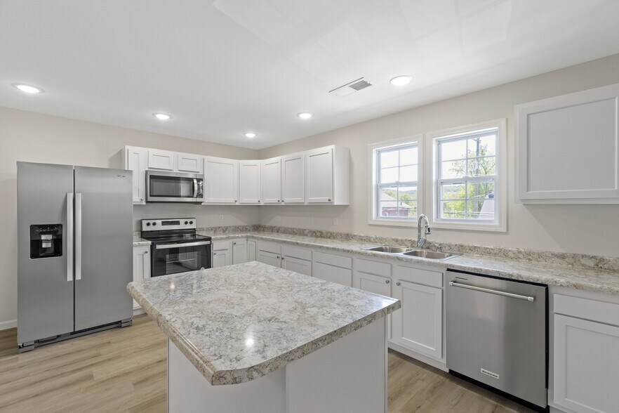 More Photos Of 275-277 Broadway St, Irvine Apartments For Sale