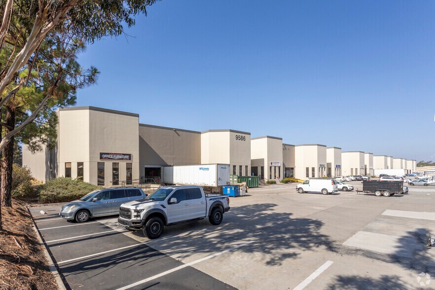 More Photos Of 9586 Distribution Ave, San Diego Warehouse For Lease