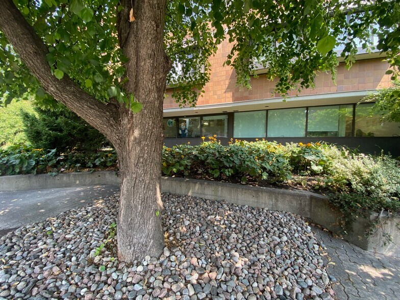 More Photos Of 315 Avenue Rd, Toronto Apartments For Sale