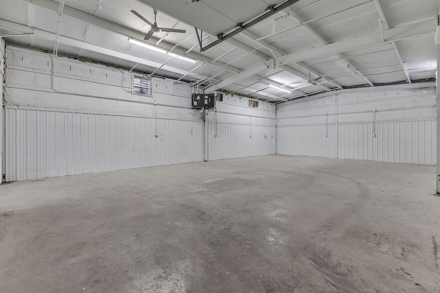 More Photos Of 1600 Park Lane Dr, Trenton Industrial For Sale