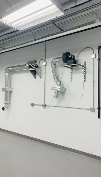 More Photos Of 3541 Stop Eight Rd, Dayton Light Manufacturing For Lease