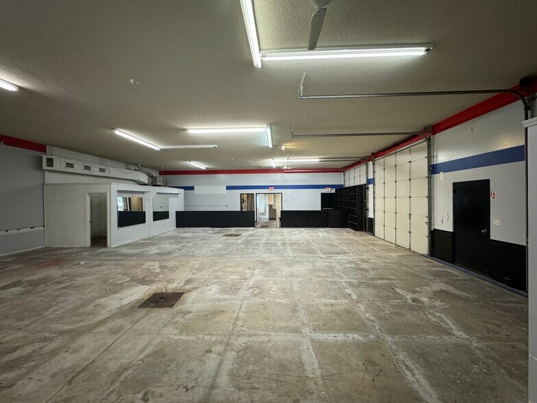 More Photos Of 2424 R.D. Mize Rd, Independence Light Distribution For Lease