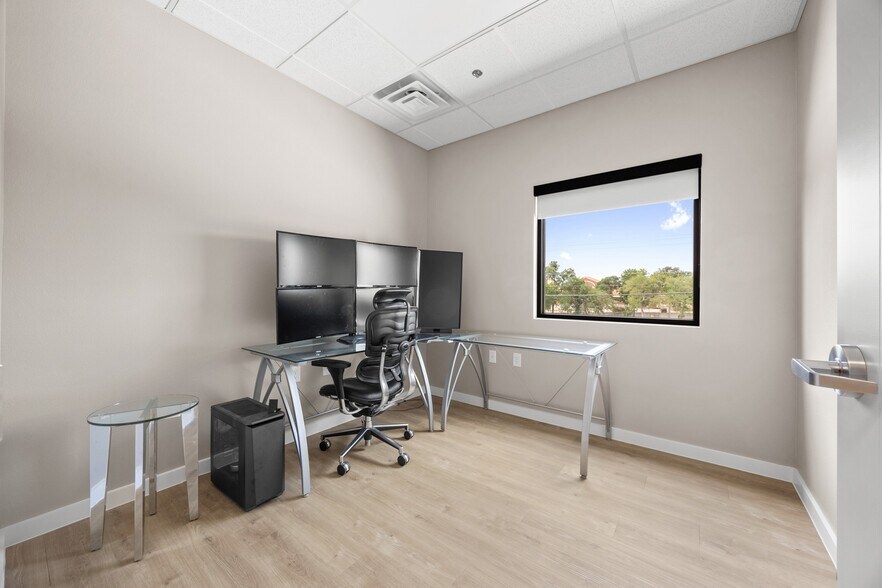 More Photos Of 730 S Bell Blvd, Cedar Park Office For Lease