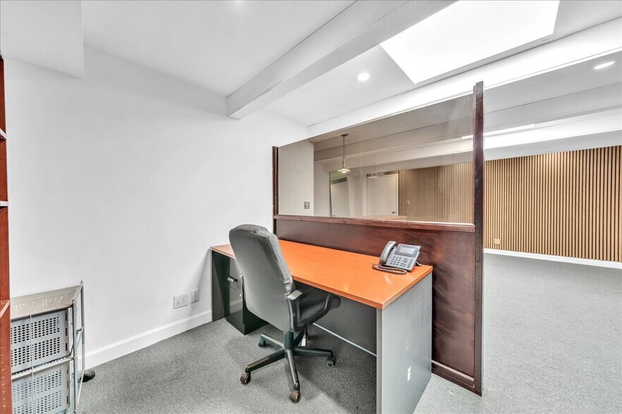 More Photos Of 500 NE 25th St, Pompano Beach Flex For Lease