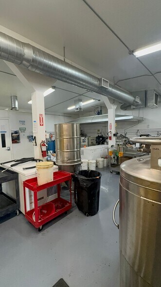 More Photos Of 1516 Virginia Ave, Baldwin Park Industrial For Sale