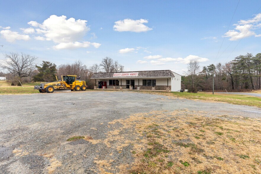 More Photos Of 3628 Brights Rd, Pittsville General Retail For Sale