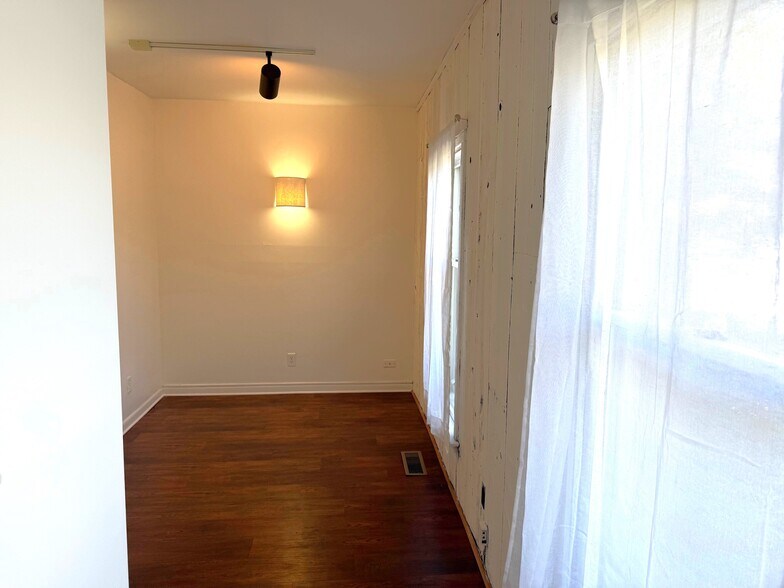 More Photos Of 475 Dunham Rd, St Charles Loft Creative Space For Lease