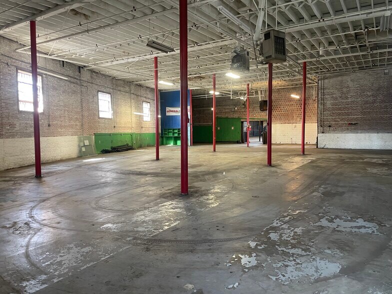 More Photos Of 715 W Whitehall St SW, Atlanta Warehouse For Lease