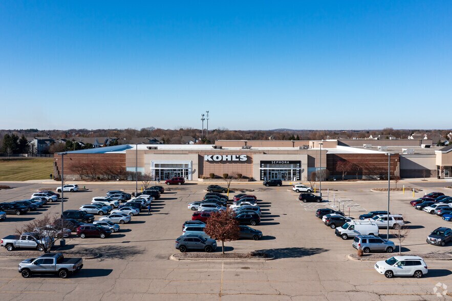 More Photos Of 251 N Randall Rd, Batavia Department Store For Sale